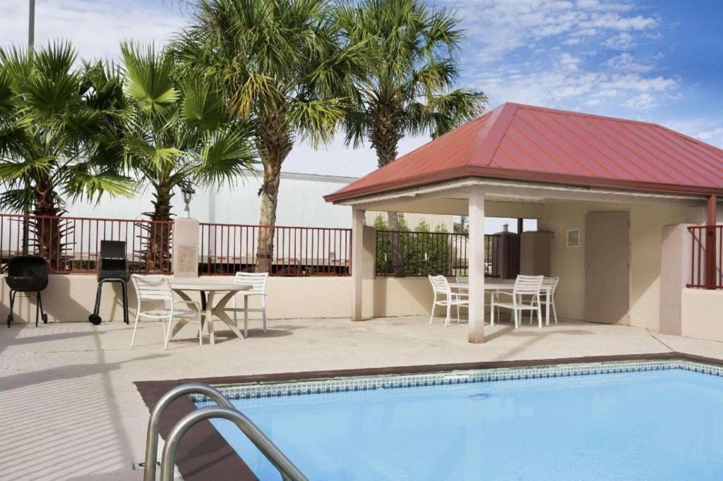 Super 8 By Wyndham Baton Rouge/I-12 Hotel Exterior foto